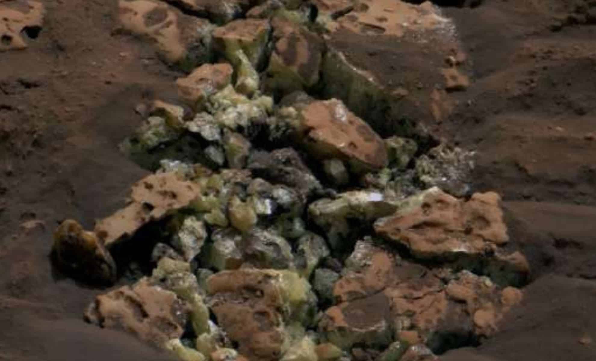 Nasa's Curiosity Rover Uncovers Unexpected Sulfur Crystals On Mars
