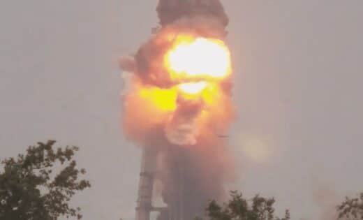 Spacex's Starship Raptor Engine Explodes During Testing